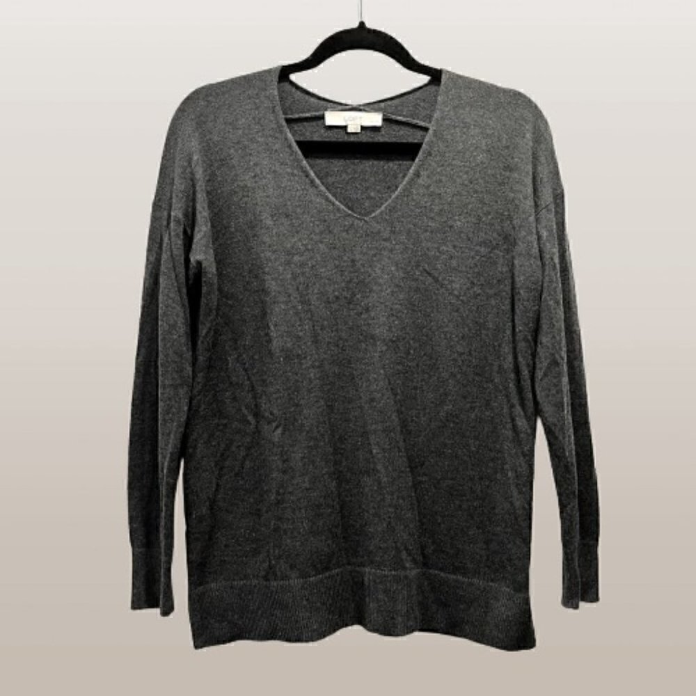 LOFT Petite Long Sleeve V Neck Grey Oversized Fall Knit Sweater size Small